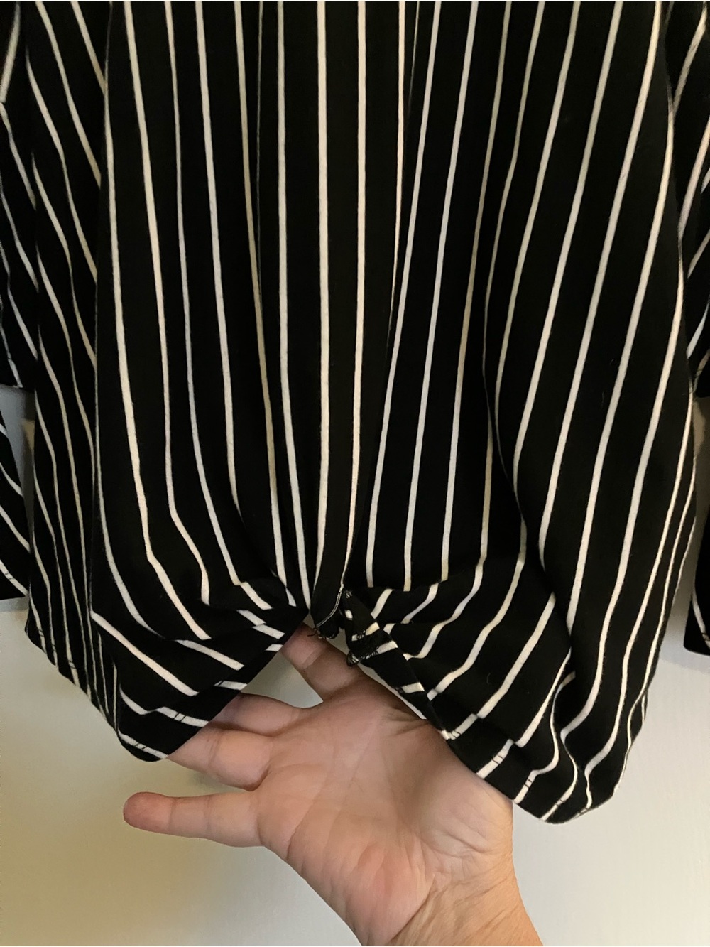 BOLD Elements XL Black White Striped Blouse Ruffle Sleeve Stretch Top - Picture 4 of 10